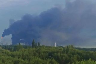 Ukrajinci udeřili na poslední velkou ruskou ropnou rafinerii